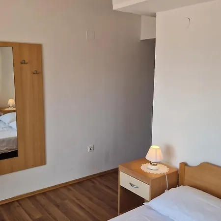 Lina Guest house