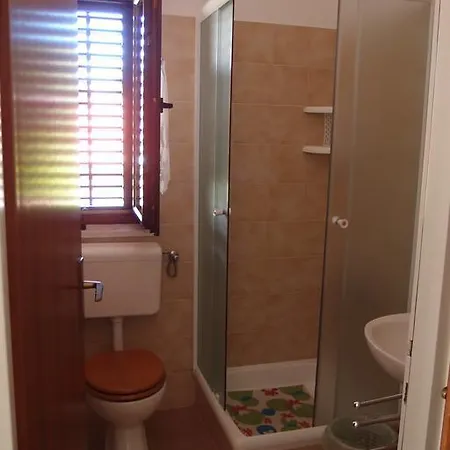 Lina Guest house 3*